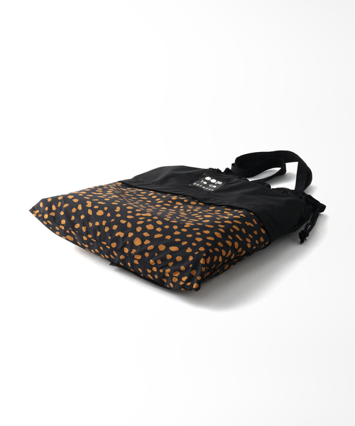 OOF WEAR（オーフウエア）の「OOF WEAR WATER PROOF ドロストバッグ（ショルダーバッグ・レディース・アイボリー/ブラック×ブラック・FREE）」の8枚目の写真