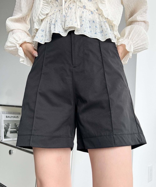 moment+(モーメントプラス)の「フロントタックスラックスショートパンツ(裏地付き)(スラックス・レディース・アイボリー/ベージュ/ブラック・M/S/L)」の9枚目の写真