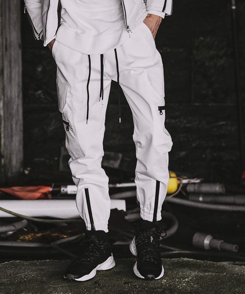 NO ID.(ノーアイディ)の「【NO ID.】Multi Pocket Jogger Pants / マルチ ポケット ジョガー パンツ(その他パンツ・メンズ・オレンジ/ブラック/アイボリー・2/1)」の2枚目の写真