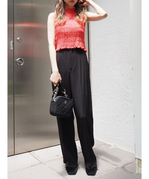 EVRIS（エヴリス）の「シャーリングノースリトップス（シャツ/ブラウス・レディース・ブラック/オレンジ/マスタード・FREE）」の18枚目の写真