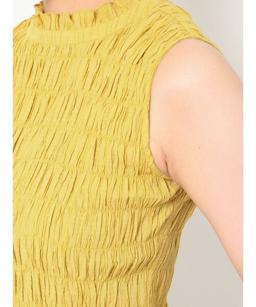 EVRIS（エヴリス）の「シャーリングノースリトップス（シャツ/ブラウス・レディース・ブラック/オレンジ/マスタード・FREE）」の10枚目の写真