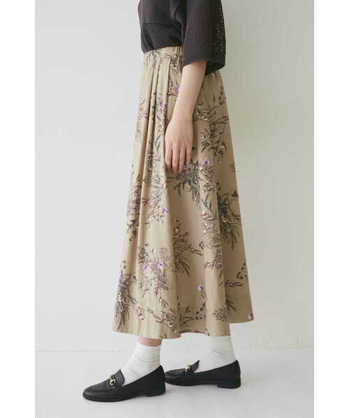 human woman(ヒューマンウーマン)の「◆ボタニカル柄スカート(スカート・レディース・ベージュ系その他3/グリーン系その他4・MEDIUM)」の7枚目の写真