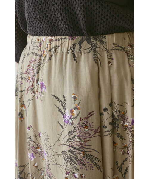 human woman(ヒューマンウーマン)の「◆ボタニカル柄スカート(スカート・レディース・ベージュ系その他3/グリーン系その他4・MEDIUM)」の9枚目の写真