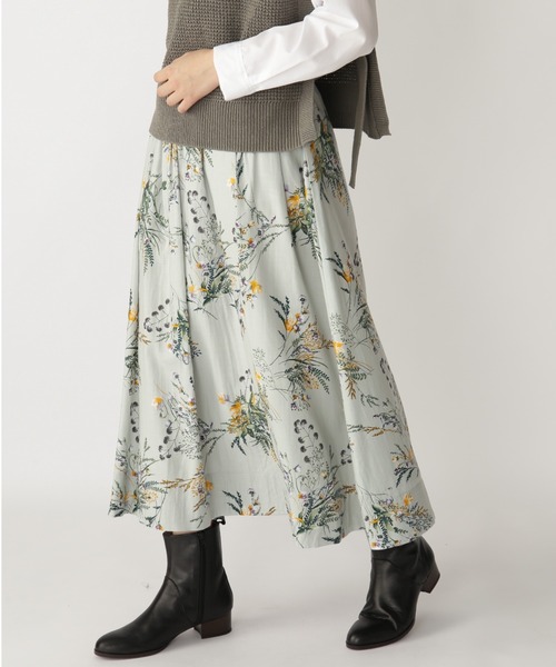 human woman(ヒューマンウーマン)の「◆ボタニカル柄スカート(スカート・レディース・ベージュ系その他3/グリーン系その他4・MEDIUM)」の1枚目の写真