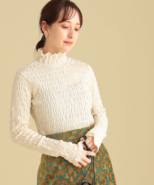 Ray BEAMS(レイビームス)の「Ray BEAMS / シャーリング ハイネック カットソー(Tシャツ/カットソー・レディース・ラベンダー/ホワイト系その他6/ブラック・ONE SIZE)」の2枚目の写真