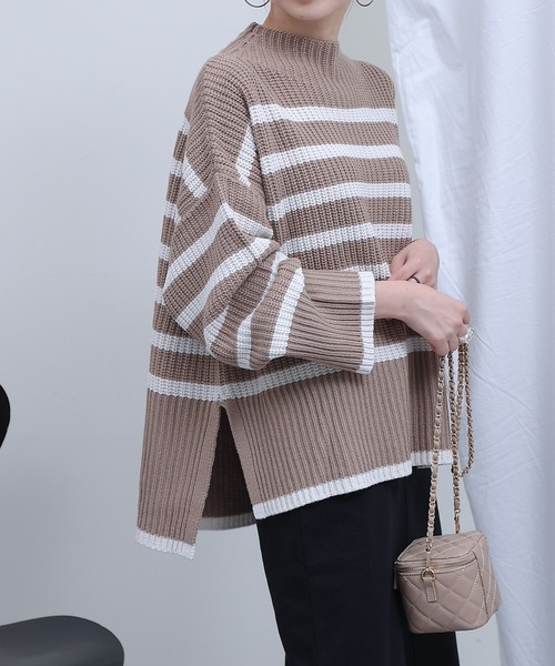 ボーダーハイネックニット