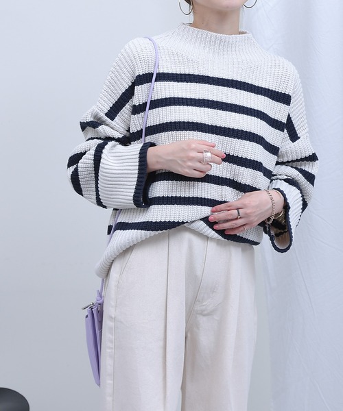 ボーダーハイネックニット