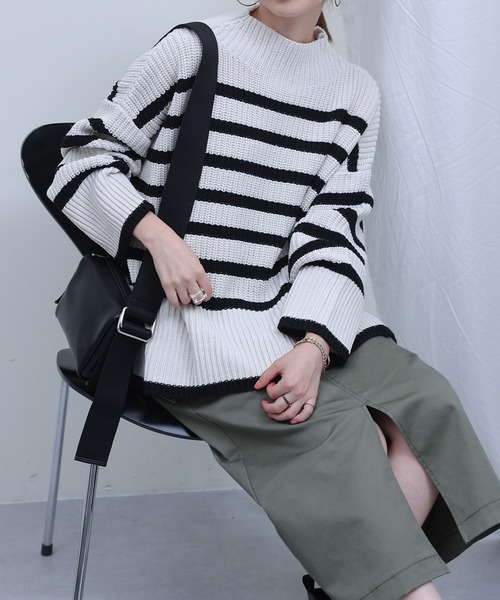 ボーダーハイネックニット