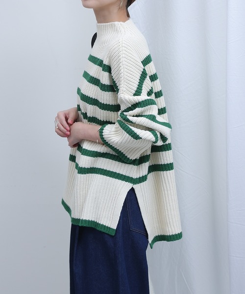 ボーダーハイネックニット
