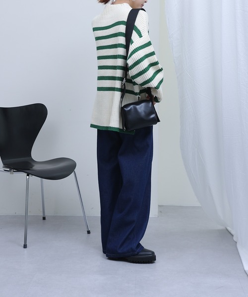 ボーダーハイネックニット