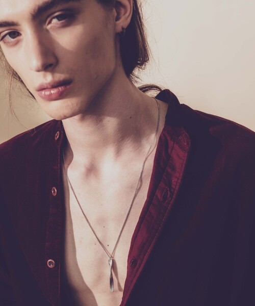 and cloud（アンドクラウド）の「Crow feather Long Necklace（ネックレス・レディース・シルバー/ブラック・FREE）」の10枚目の写真