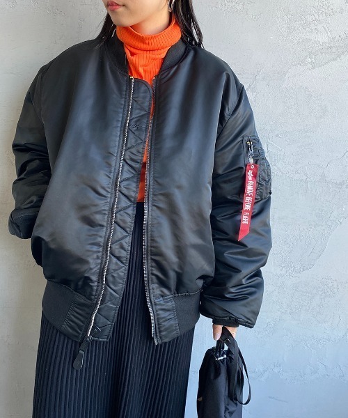 Alpha Industries（アルファインダストリーズ）の「[ALPHA/アルファ] CORE SPEC MA-1 ミリタリージャケット（MA-1・レディース・ブラック/グレー・L）」の2枚目の写真