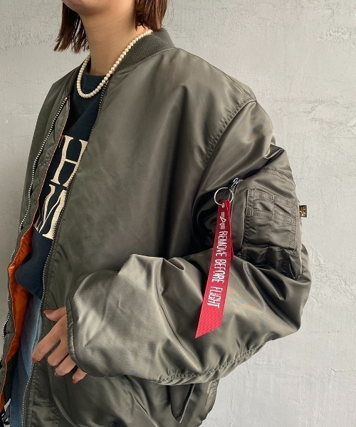 Alpha Industries（アルファインダストリーズ）の「[ALPHA/アルファ] CORE SPEC MA-1 ミリタリージャケット（MA-1・レディース・ブラック/グレー・L）」の7枚目の写真