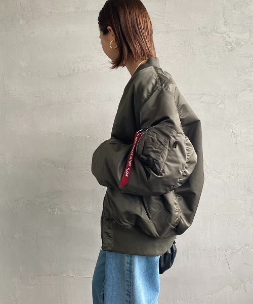 Alpha Industries（アルファインダストリーズ）の「[ALPHA/アルファ] CORE SPEC MA-1 ミリタリージャケット（MA-1・レディース・ブラック/グレー・L）」の16枚目の写真