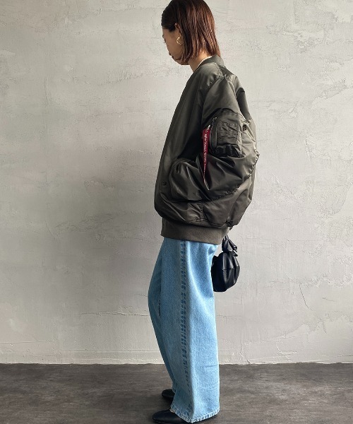Alpha Industries（アルファインダストリーズ）の「[ALPHA/アルファ] CORE SPEC MA-1 ミリタリージャケット（MA-1・レディース・ブラック/グレー・L）」の3枚目の写真