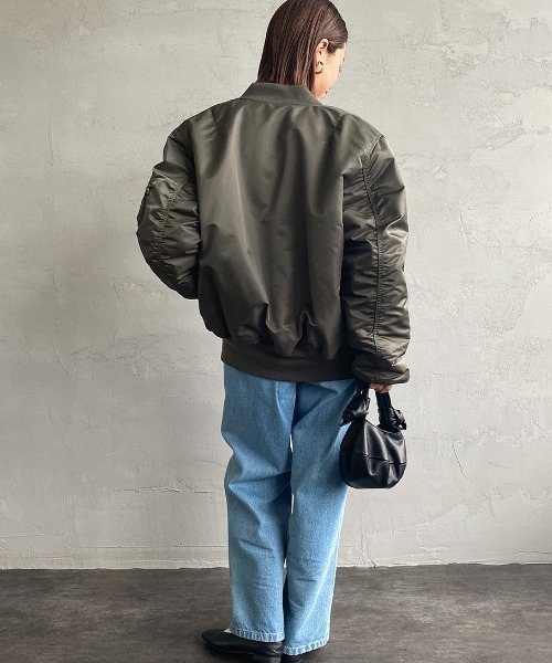 Alpha Industries（アルファインダストリーズ）の「[ALPHA/アルファ] CORE SPEC MA-1 ミリタリージャケット（MA-1・レディース・ブラック/グレー・L）」の5枚目の写真