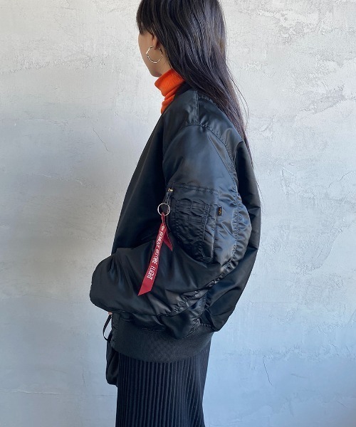 Alpha Industries（アルファインダストリーズ）の「[ALPHA/アルファ] CORE SPEC MA-1 ミリタリージャケット（MA-1・レディース・ブラック/グレー・L）」の20枚目の写真
