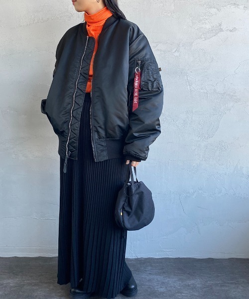 Alpha Industries（アルファインダストリーズ）の「[ALPHA/アルファ] CORE SPEC MA-1 ミリタリージャケット（MA-1・レディース・ブラック/グレー・L）」の18枚目の写真