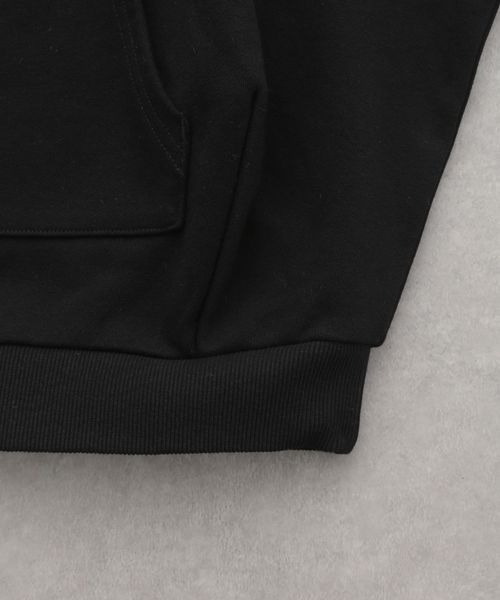 LOWRYS FARM（ローリーズファーム）の「ウラケバックプリントＢＩＧプルオーバー　164085（スウェット・キッズ・アイボリー/ブラック/グレー/ピンク・110/120/130/140/150）」の9枚目の写真