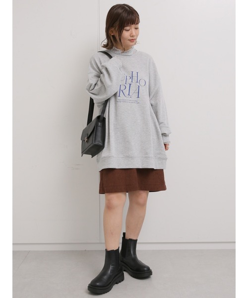 ehka sopo（エヘカソポ）の「ロゴプリントビッグスウェット（スウェット・レディース・グレー/オフホワイト/グリーン・ﾌﾘ-）」の6枚目の写真