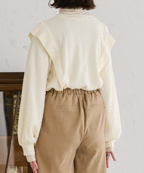 Ambre Neige(アンブルネージュ)の「パフスリーブケーブルカットソー/WEB/EC限定商品(Tシャツ/カットソー・レディース・モカ/アイボリー・FREE)」の4枚目の写真
