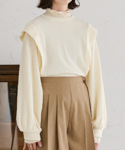 Ambre Neige(アンブルネージュ)の「パフスリーブケーブルカットソー/WEB/EC限定商品(Tシャツ/カットソー・レディース・モカ/アイボリー・FREE)」の6枚目の写真