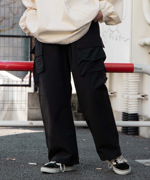 WEGO（ウィゴー）の「WEGO/【一部店限定】ユーティリティーワイドパンツ（カーゴパンツ・メンズ・ブラック・FREE）」の4枚目の写真