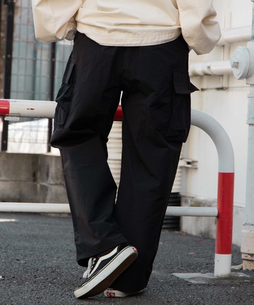 WEGO（ウィゴー）の「WEGO/【一部店限定】ユーティリティーワイドパンツ（カーゴパンツ・メンズ・ブラック・FREE）」の5枚目の写真