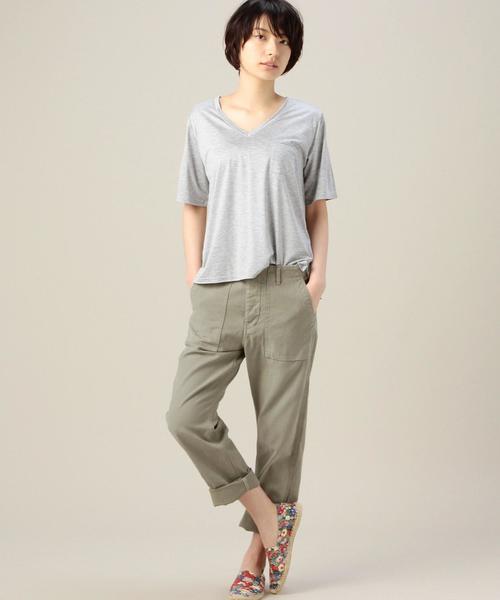 BEAUTY&YOUTH UNITED ARROWS（ビューティーアンドユースユナイテッドアローズ）の「BYBC ルーズポケットVネック Tシャツ◆（Tシャツ/カットソー・レディース・ホワイト/ブラック/ライトグレー/イエロー・フリー）」の17枚目の写真