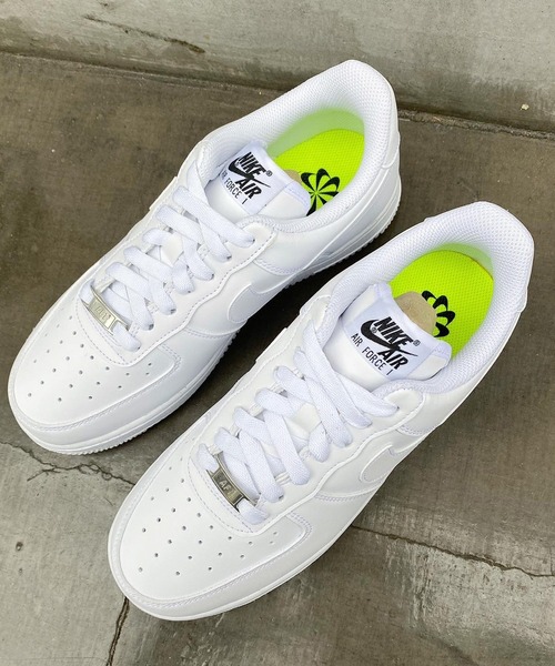 NIKE(ナイキ)の「W AIR FORCE 1 '07 NEXT NATURE(スニーカー・レディース・ホワイト・23.5cm/24.0cm/24.5cm/25.0cm/26.0cm/26.5cm/27.0cm/27.5cm/28.0cm/23.0cm/28.5cm/29.0cm)」の4枚目の写真