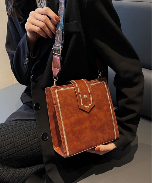 LA VORAGINE（ラ ヴォラジネ）の「ワイドベルト　スクエアショルダーバッグ（ショルダーバッグ・レディース・ブラック/ワイン/ダークブラウン/ブラウン・FREE）」の16枚目の写真