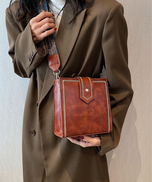 LA VORAGINE（ラ ヴォラジネ）の「ワイドベルト　スクエアショルダーバッグ（ショルダーバッグ・レディース・ブラック/ワイン/ダークブラウン/ブラウン・FREE）」の20枚目の写真