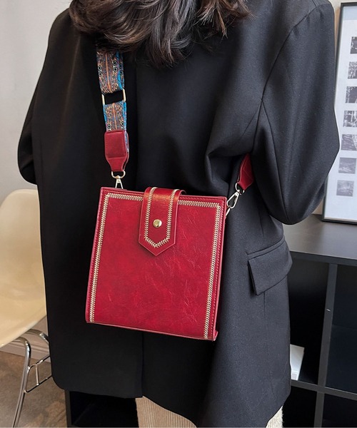 LA VORAGINE（ラ ヴォラジネ）の「ワイドベルト　スクエアショルダーバッグ（ショルダーバッグ・レディース・ブラック/ワイン/ダークブラウン/ブラウン・FREE）」の21枚目の写真