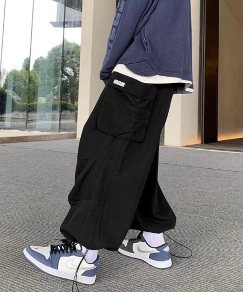 B.R.U(ブル)の「ビッグポケットワイドカーゴパンツ / ルーズシルエットカーゴパンツ / バルーンパンツ(カーゴパンツ・メンズ・ブラック/カーキ/ホワイト・FREE)」の3枚目の写真