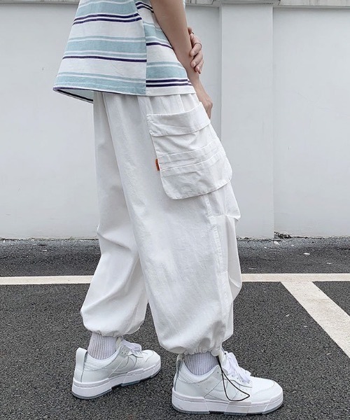 B.R.U(ブル)の「ビッグポケットワイドカーゴパンツ / ルーズシルエットカーゴパンツ / バルーンパンツ(カーゴパンツ・メンズ・ブラック/カーキ/ホワイト・FREE)」の7枚目の写真