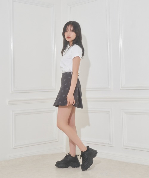 ANDGEEBEE（アンジービー）の「総柄ツイルスカパン（スカート・レディース・チャコールグレー/ブルー・MEDIUM）」の4枚目の写真