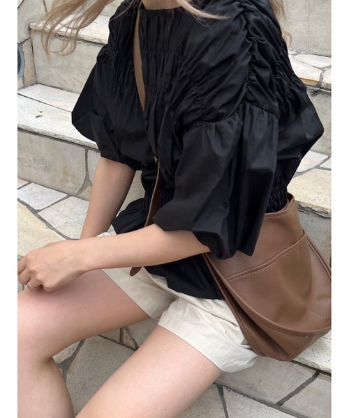 JUMELLE（ジュメロ）の「シャーリングBL（シャツ/ブラウス・レディース・ブラック/ライトベージュ・M）」の2枚目の写真