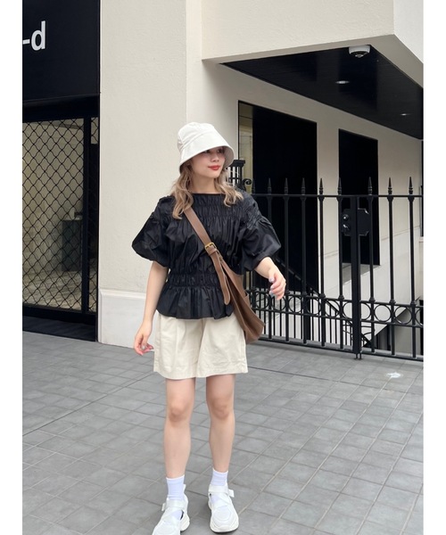 JUMELLE（ジュメロ）の「シャーリングBL（シャツ/ブラウス・レディース・ブラック/ライトベージュ・M）」の5枚目の写真