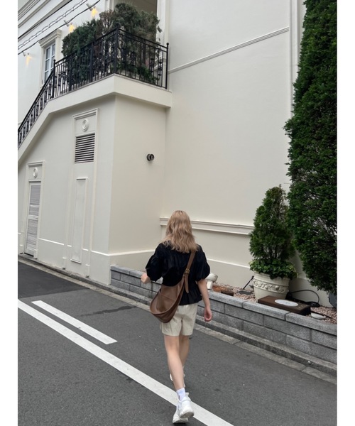 JUMELLE（ジュメロ）の「シャーリングBL（シャツ/ブラウス・レディース・ブラック/ライトベージュ・M）」の6枚目の写真