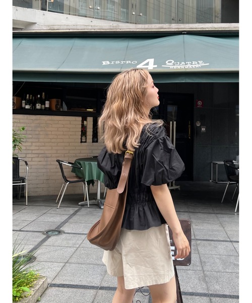 JUMELLE（ジュメロ）の「シャーリングBL（シャツ/ブラウス・レディース・ブラック/ライトベージュ・M）」の18枚目の写真