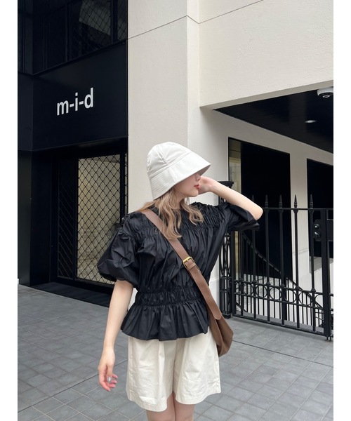 JUMELLE（ジュメロ）の「シャーリングBL（シャツ/ブラウス・レディース・ブラック/ライトベージュ・M）」の21枚目の写真