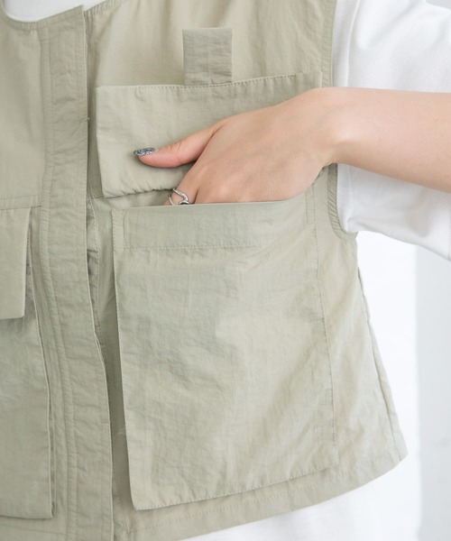 KBF（ケイビーエフ）の「ミリタリーショートベスト（ベスト・レディース・チャコールグレー/オフホワイト/ライトカーキ・ONE）」の20枚目の写真