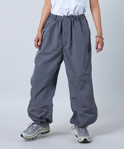 BEN DAVIS（ベンデイビス）の「【 BEN DAVIS （ ベンデイビス ）】BEN'S TRAINING PANTS / ベンズ テック トレーニング ストレート ワイド パンツ（その他パンツ・メンズ・ブラック/カーキ/ホワイト/チャコール・MEDIUM/LARGE）」の5枚目の写真