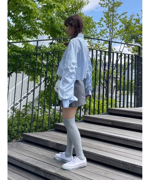 PHILLY（フィリー）の「【2点SET】キャミ＋ドロストシャツセット（シャツ/ブラウス・レディース・ホワイト/ブルー・FREE）」の14枚目の写真