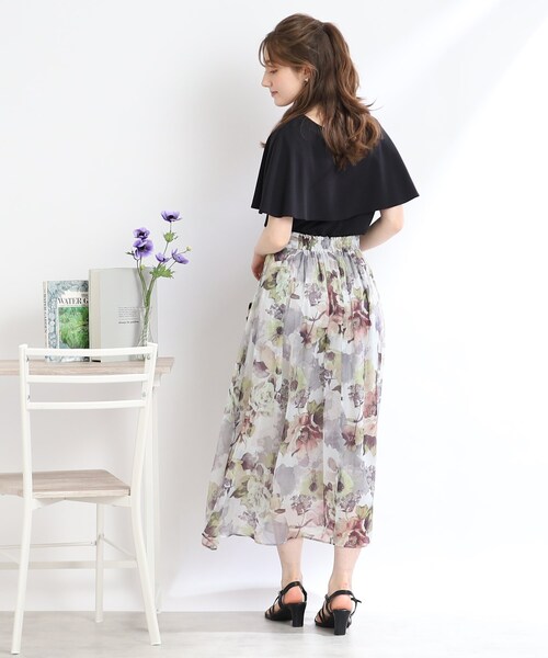 couture brooch（クチュールブローチ）の「◆【きちんと感のある着映えカットソー】ケープ風デザインTOPS（Tシャツ/カットソー・レディース・オフホワイト/ブラック・42/40/38/36）」の16枚目の写真