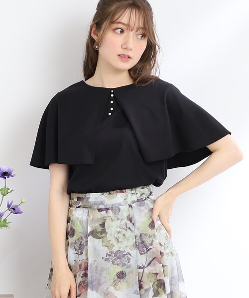 couture brooch（クチュールブローチ）の「◆【きちんと感のある着映えカットソー】ケープ風デザインTOPS（Tシャツ/カットソー・レディース・オフホワイト/ブラック・42/40/38/36）」の17枚目の写真