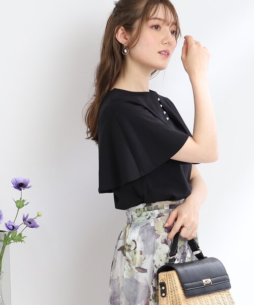 couture brooch（クチュールブローチ）の「◆【きちんと感のある着映えカットソー】ケープ風デザインTOPS（Tシャツ/カットソー・レディース・オフホワイト/ブラック・42/40/38/36）」の18枚目の写真