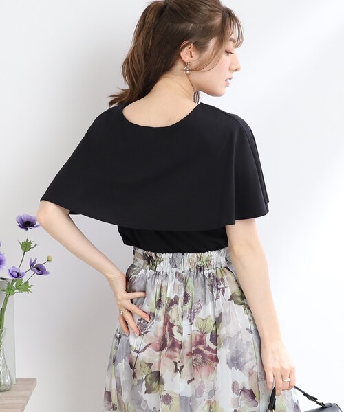 couture brooch（クチュールブローチ）の「◆【きちんと感のある着映えカットソー】ケープ風デザインTOPS（Tシャツ/カットソー・レディース・オフホワイト/ブラック・42/40/38/36）」の19枚目の写真