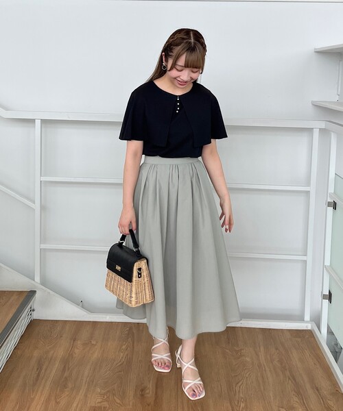 couture brooch（クチュールブローチ）の「◆【きちんと感のある着映えカットソー】ケープ風デザインTOPS（Tシャツ/カットソー・レディース・オフホワイト/ブラック・42/40/38/36）」の22枚目の写真