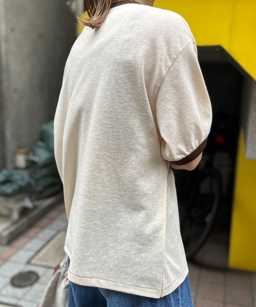 mi via loca（ミヴィアロカ）の「リネンライクスラブ天竺 Vintageロゴ リンガーTシャツ（Tシャツ/カットソー・レディース・ナチュラル/グレイッシュブルー/スミクロ/オフホワイト/チャコールグレー・FREE）」の10枚目の写真